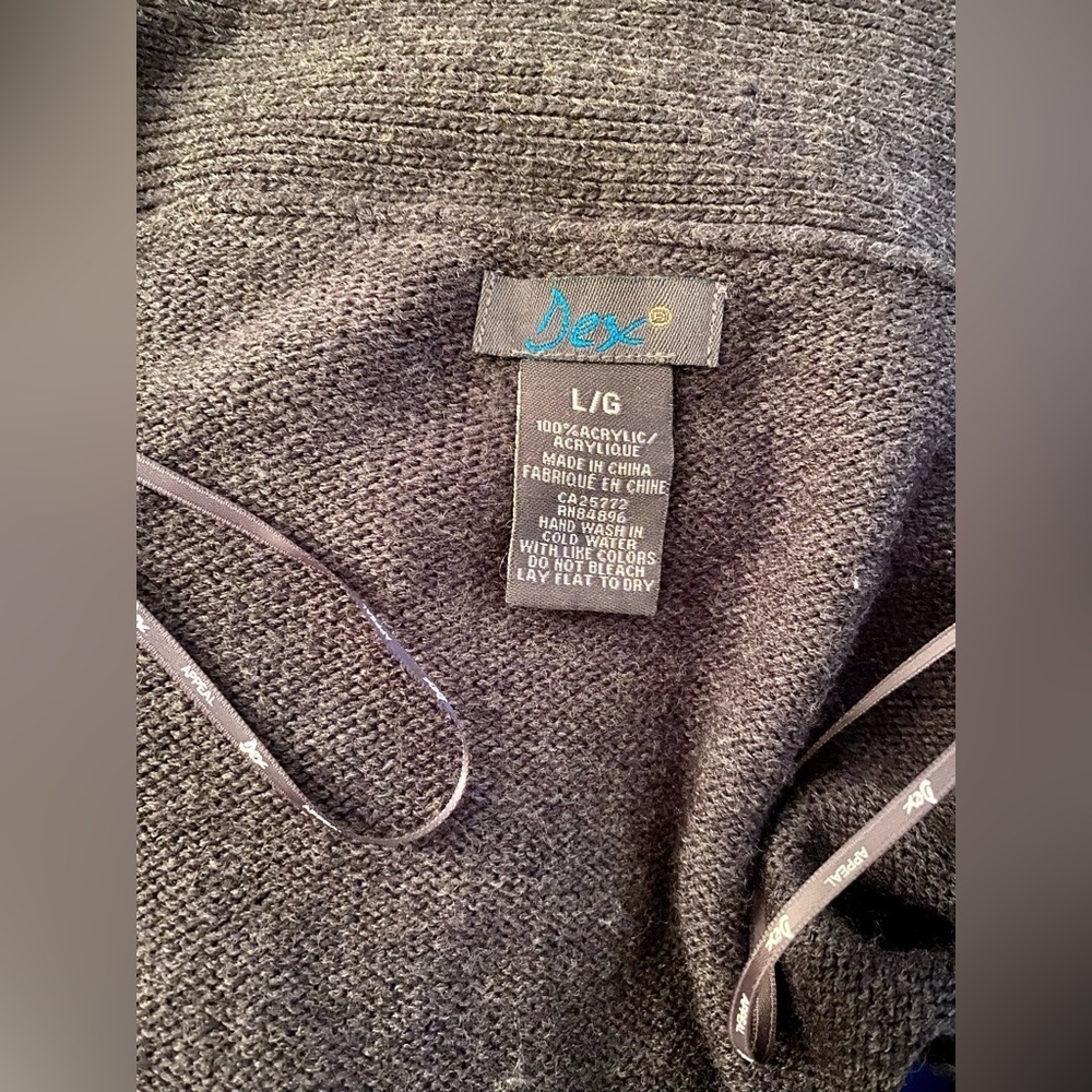 Dex dark grey knit cardi,  open front w/ties, short sleeve dolman cut, pockets🩶 - Picture 10 of 10